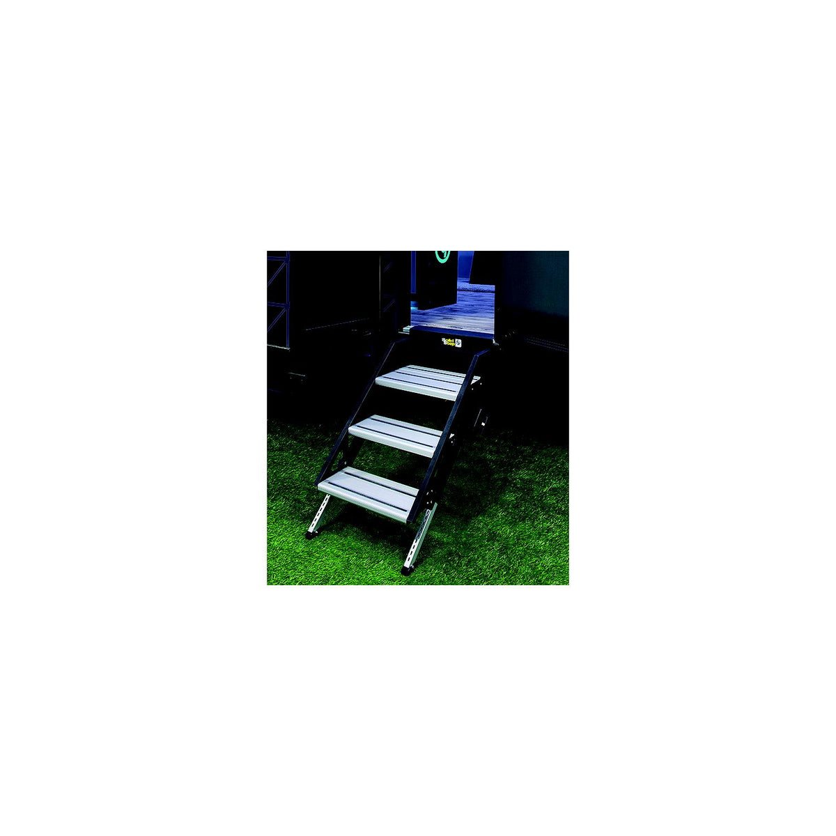 Lippert 791572 Solid Step , 3-Step, 26" W