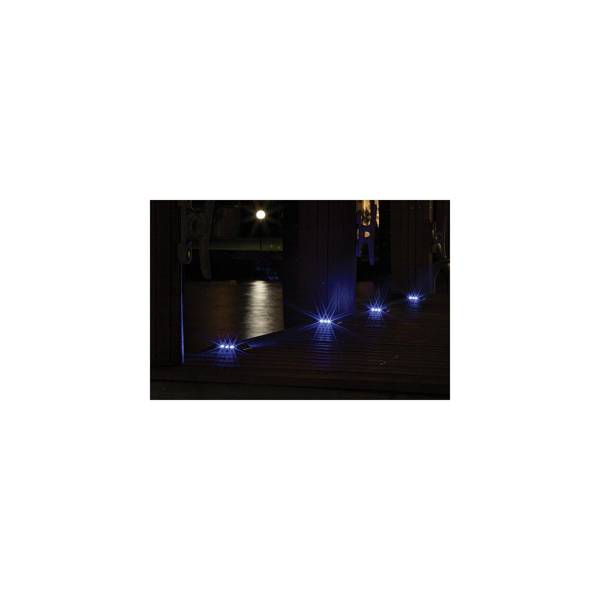 Seachoice 03713 Solar Heavy-Duty ABS Square LED Dock Light