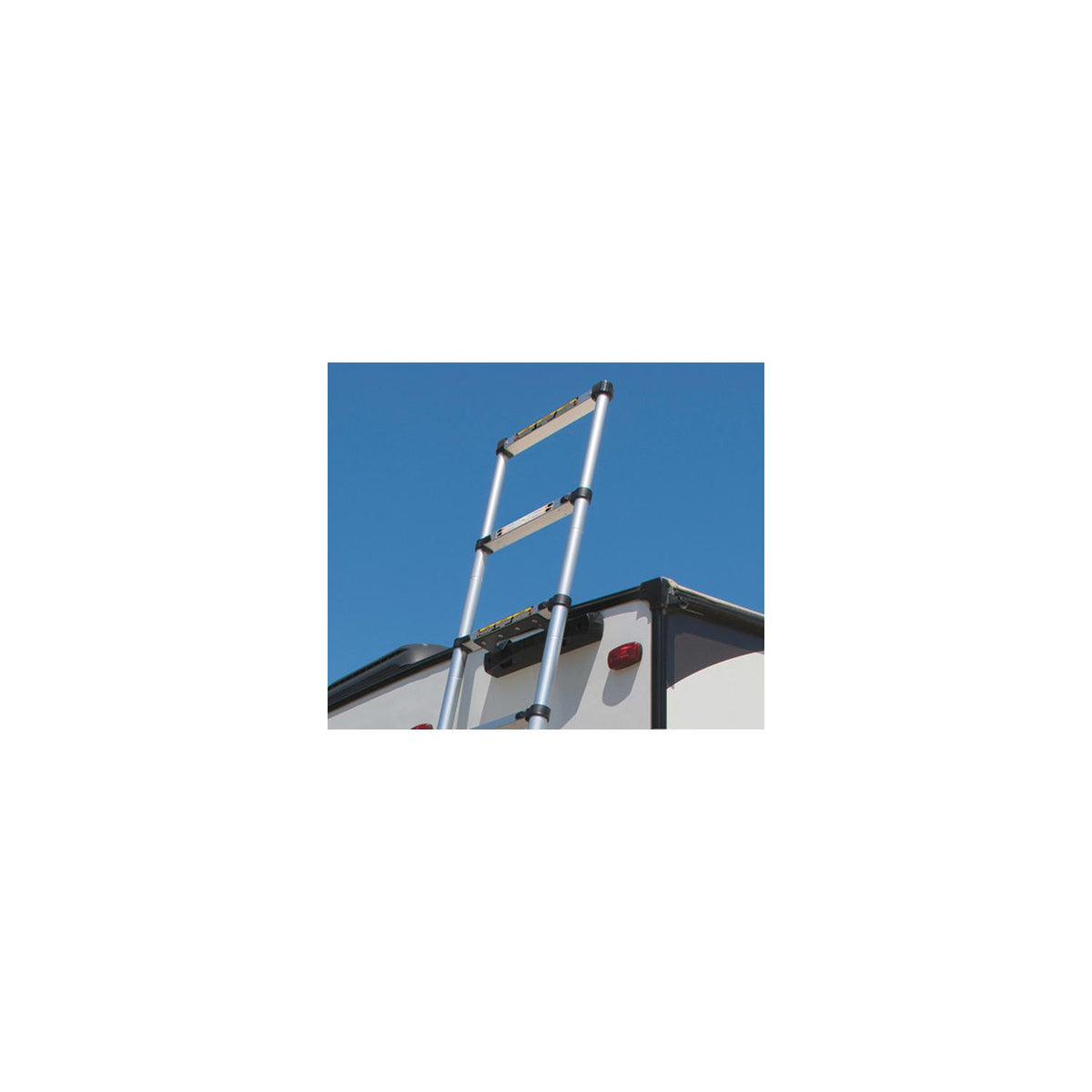 <StartList><FeaturesBullets>Lippert 2021097938 On-The-Go  12-1/2' Telescoping Ladder</FeaturesBullets></StartList>